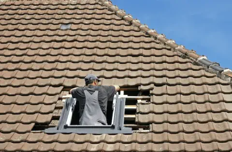Pose de velux - Vouneuil sous Biard